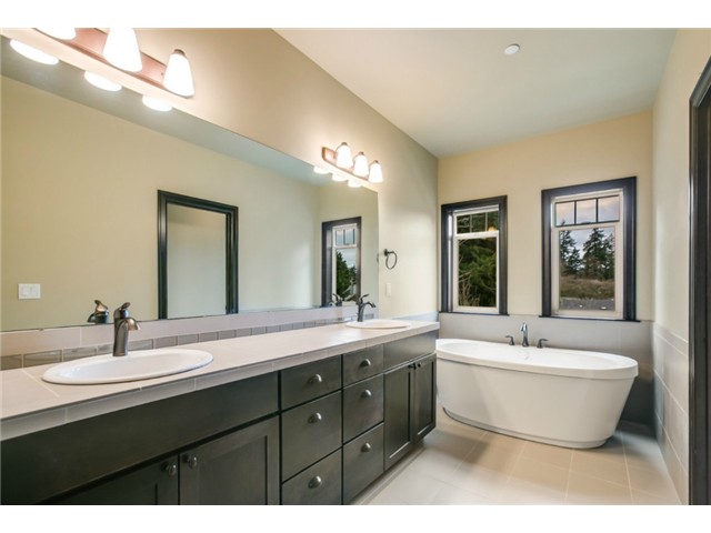 8630 Home Master Bathroom Interior